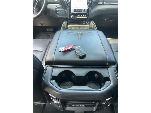 Used 2022 RAM 2500 Limited AWD/4WD image 11