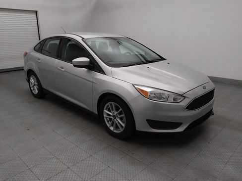 Used 2018 Ford Focus SE FWD image 11
