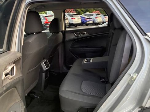 Used 2023 Kia Sportage LX AWD/4WD image 24