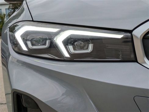 Used 2024 BMW 330e image 10