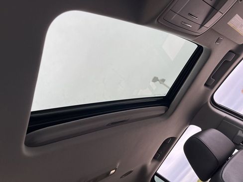 Used 2020 GMC Yukon SLT w/ Premium Edition image 32