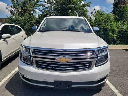 Used 2019 Chevrolet Tahoe Premier RWD image 2