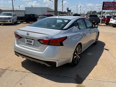 Used 2019 Nissan Altima 2.5 SR FWD image 5