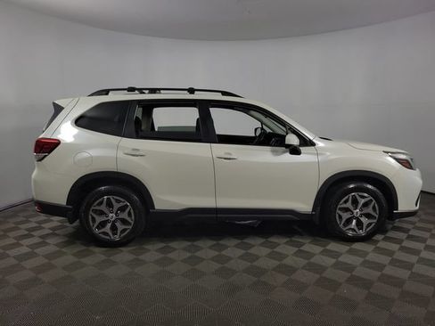 Used 2019 Subaru Forester Premium AWD/4WD image 12