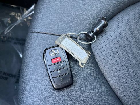 Used 2025 Toyota Grand Highlander FWD image 18