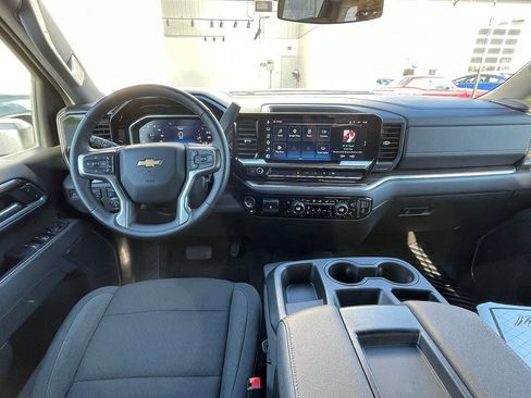 Used 2025 Chevrolet Silverado 2500 LT w/ Convenience Package AWD/4WD image 29