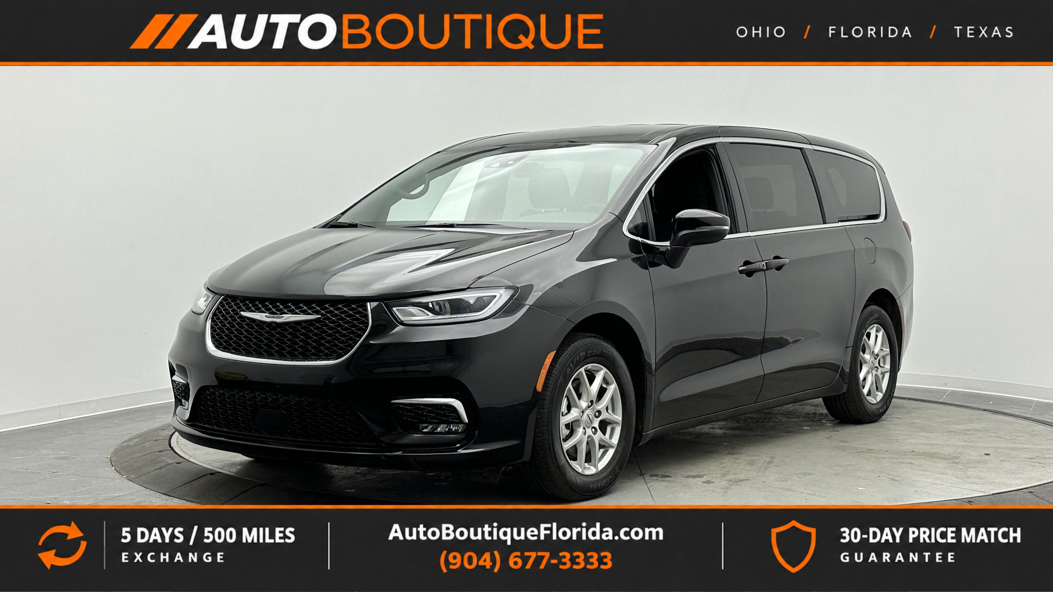 Used 2025 Chrysler Pacifica Select FWD image 1
