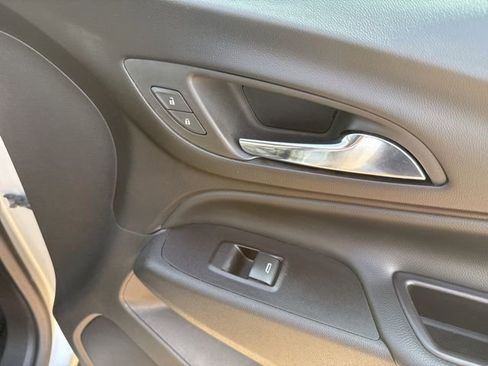 Used 2019 Chevrolet Equinox LT image 51