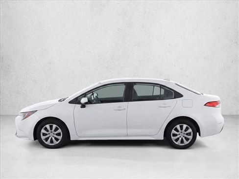 Used 2023 Toyota Corolla LE FWD image 4