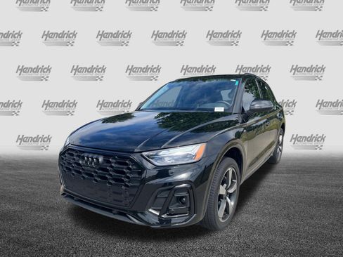 Used 2023 Audi Q5 2.0T Premium Plus w/ Premium Plus Package AWD/4WD image 6