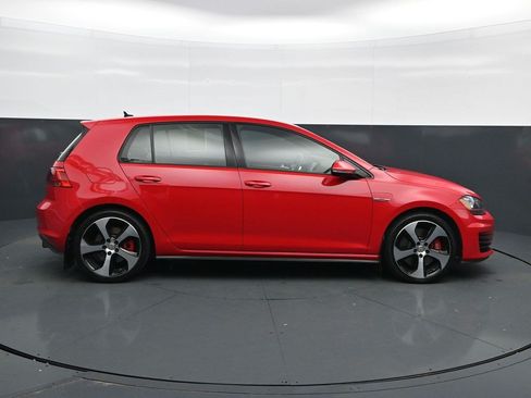 Used 2017 Volkswagen GTI SE FWD image 8