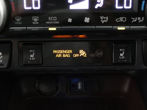Used 2019 Toyota RAV4 Limited FWD image 23