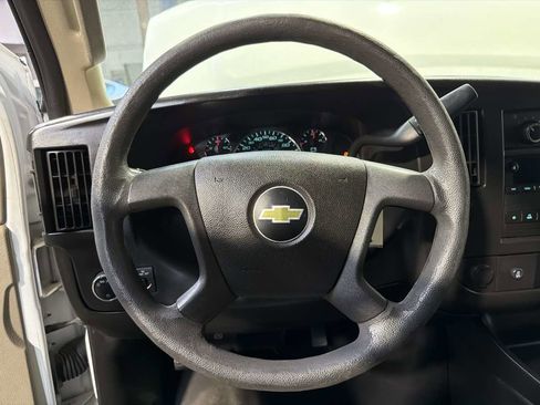 Used 2017 Chevrolet Express 2500 image 19