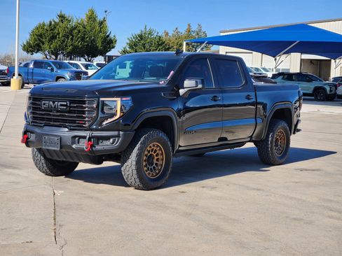 Used 2024 GMC Sierra 1500 AT4X image 2