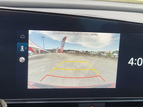 Used 2025 Hyundai Elantra SEL FWD image 21