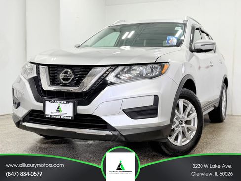 Used 2018 Nissan Rogue SV image 1