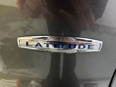 Used 2019 Jeep Cherokee Latitude Plus image 46