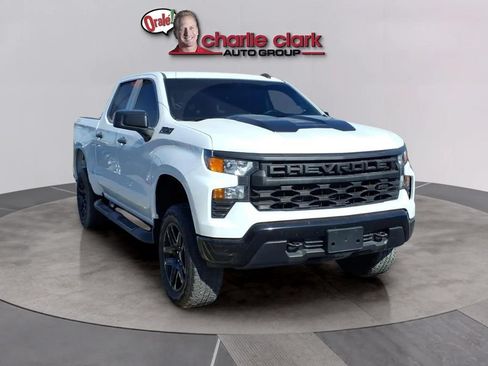 Used 2024 Chevrolet Silverado 1500 Custom Trail Boss w/ Turbomax Blackout Package AWD/4WD image 7