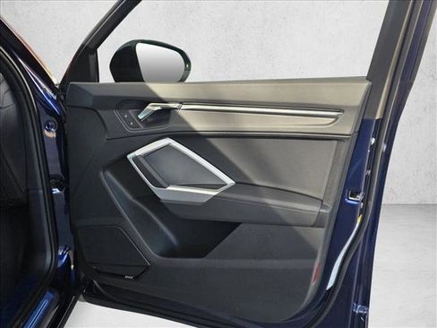 New 2025 Audi Q3 2.0T Premium image 10