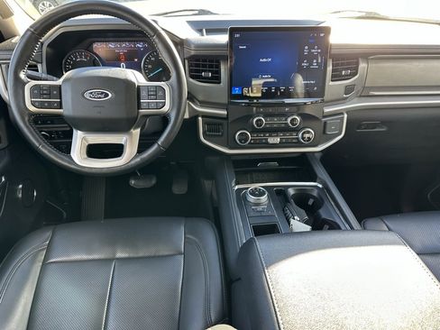 Used 2024 Ford Expedition XLT image 4