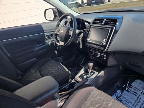 Used 2026 Mitsubishi Outlander Sport LE AWD/4WD image 5