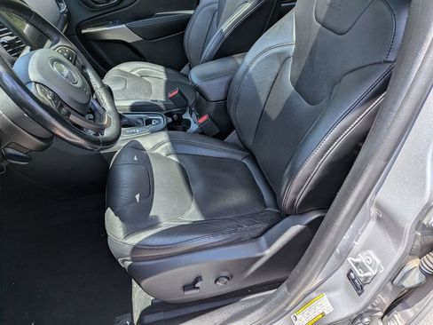 Certified 2021 Jeep Cherokee Latitude Lux w/ Sun & Sound Group AWD/4WD image 23