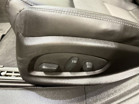 Used 2018 Chevrolet Impala LT image 25