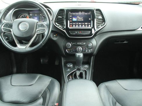 Used 2019 Jeep Cherokee Limited image 13