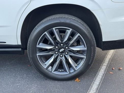 Certified 2023 Cadillac Escalade Sport w/ Touring Package image 32