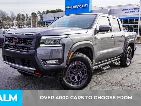 Used 2025 Nissan Frontier PRO-4X w/ Pro Convenience Package image 3