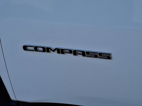 Certified 2022 Jeep Compass Latitude w/ Convenience Group image 31