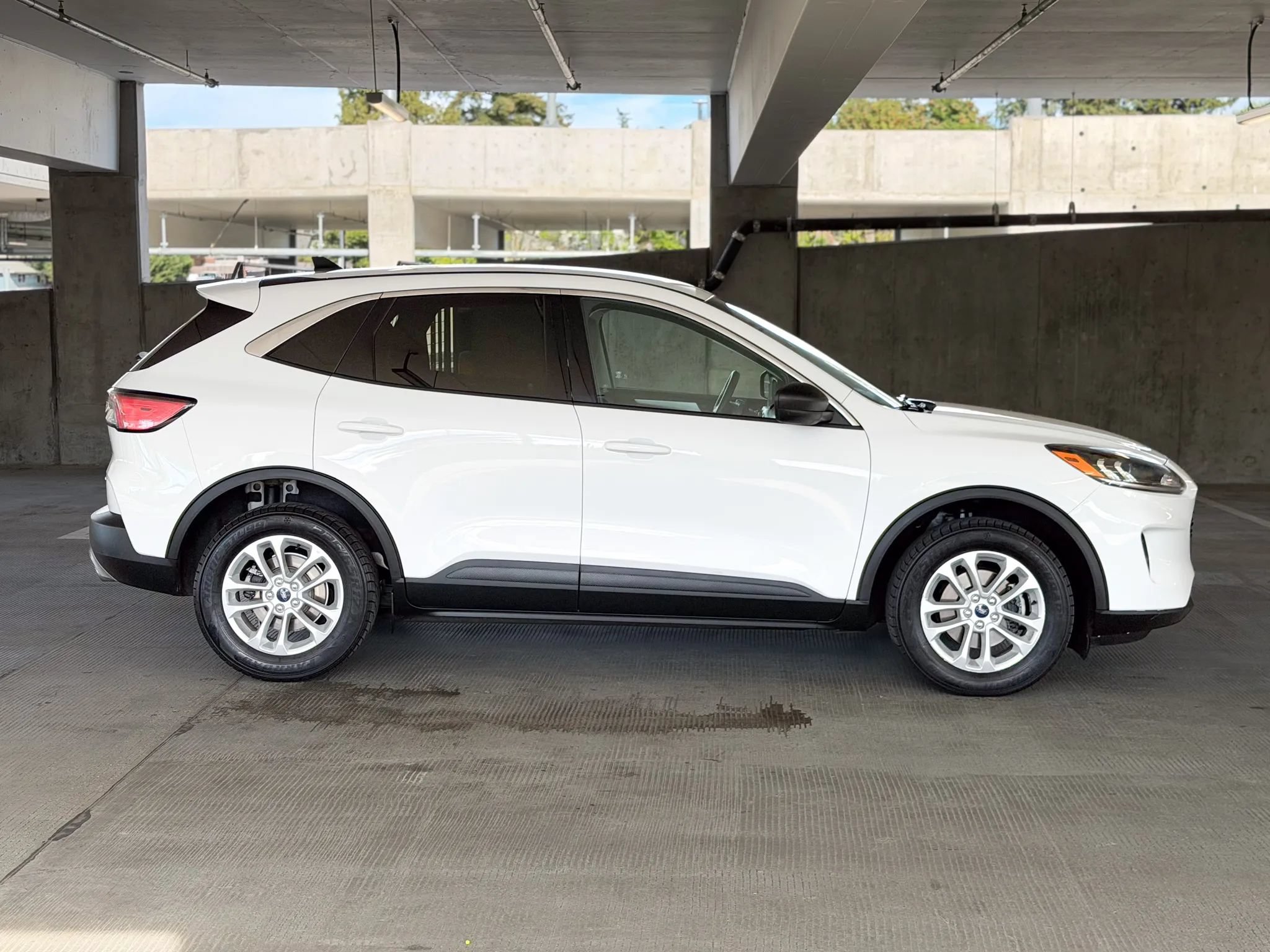Used 2022 Ford Escape SE AWD/4WD image 4
