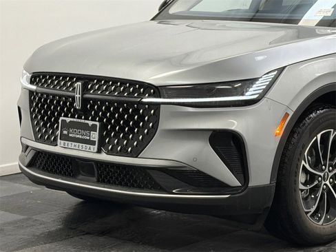 New 2026 Lincoln Nautilus Premier image 2