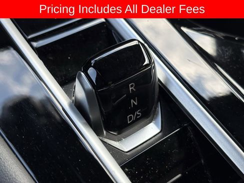 Used 2025 Volkswagen Atlas Cross Sport SEL R-Line AWD/4WD image 19