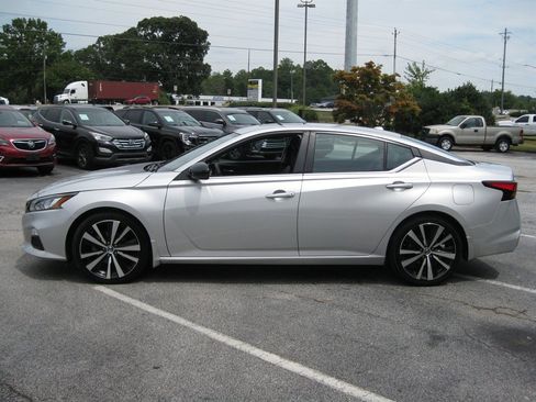 Used 2019 Nissan Altima 2.5 SR w/ SR Premium Package FWD image 7