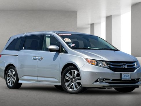 Used 2015 Honda Odyssey Touring image 1