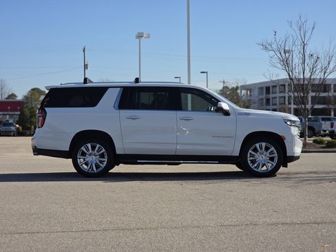 Used 2021 Chevrolet Suburban High Country image 8