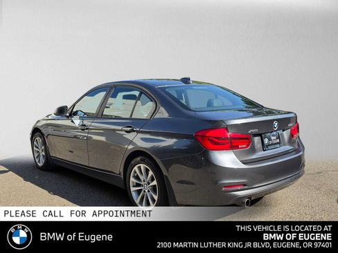 Used 2018 BMW 320i xDrive Sedan w/ Convenience Package AWD/4WD image 5