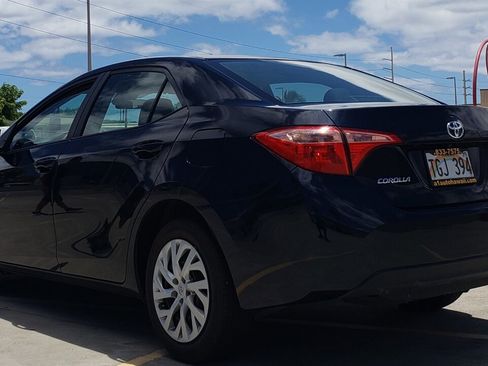 Used 2018 Toyota Corolla LE FWD image 3