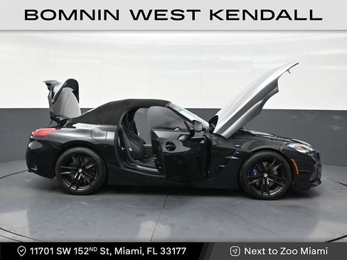 Used 2024 BMW Z4 M40i w/ Premium Package image 30