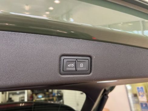 Used 2025 Audi Q5 Premium w/ Convenience Package AWD/4WD image 18