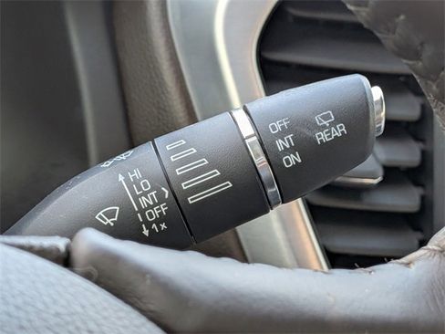 Used 2017 GMC Acadia SLT image 29