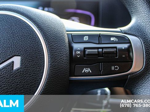 Used 2025 Kia Sportage LX FWD image 28