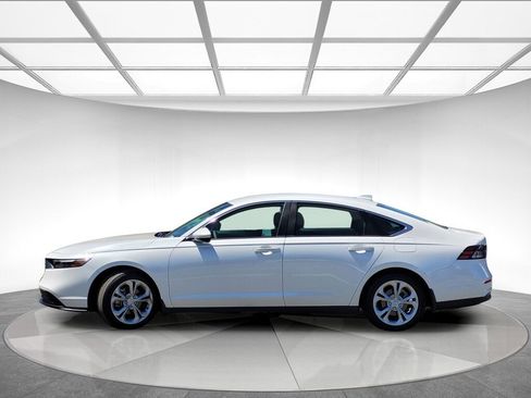 Certified 2025 Honda Accord LX image 6