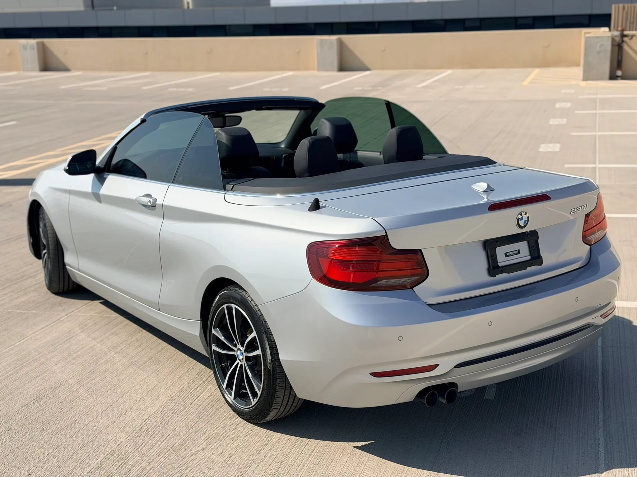 Used 2020 BMW 230i Convertible w/ Convenience Package RWD image 11