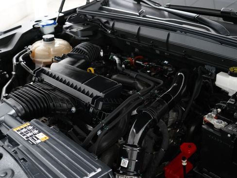 Used 2025 Lincoln Nautilus Premier AWD/4WD image 39
