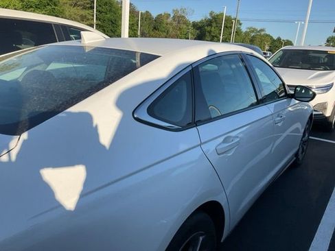 Used 2024 Honda Accord EX image 6