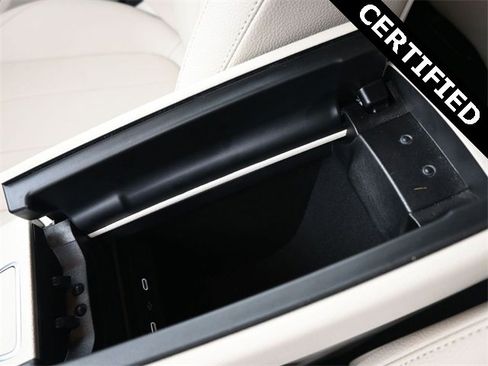 New 2025 Mercedes-Benz GLB 250 image 31