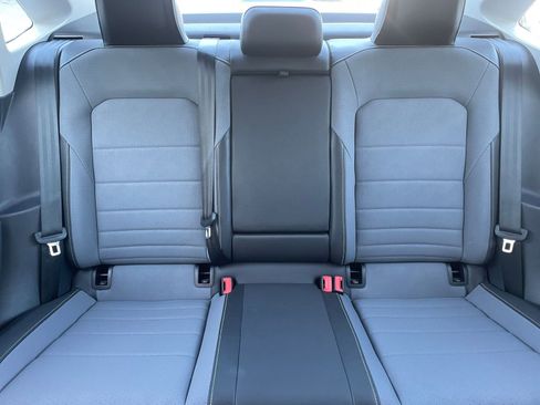 Used 2025 Volkswagen Jetta SE image 38