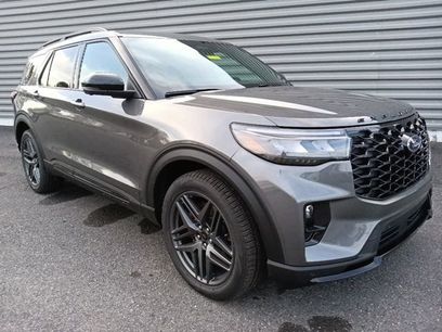 New 2026 Ford Explorer ST w/ Sun And Sound Package